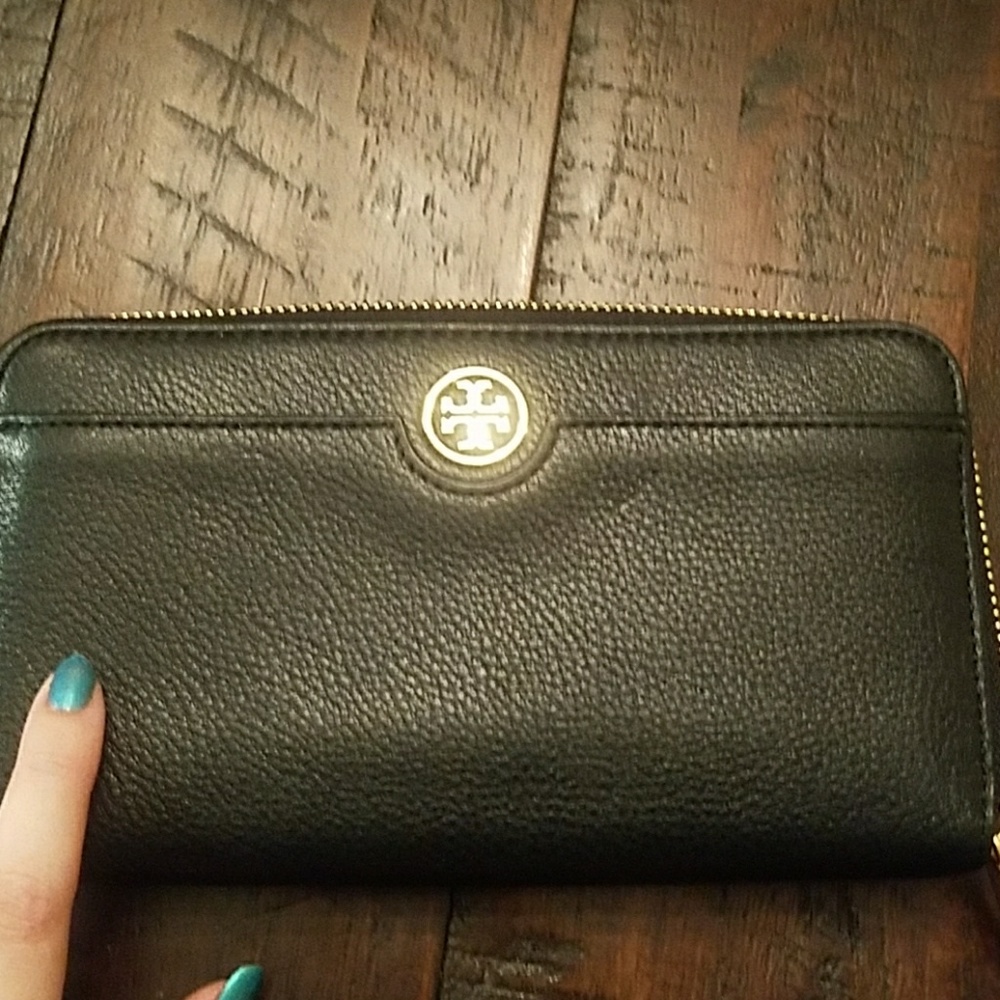 Tory Burch wallet